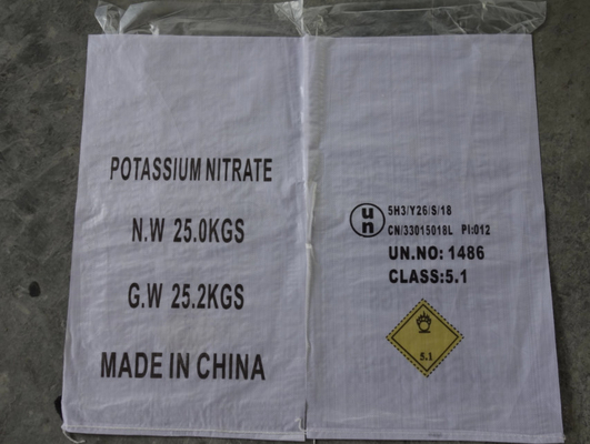Propelente de foguete Nitrato de potássio KNO3 Forma prismática incolor Fórmula química